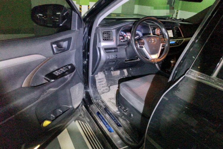 Used Toyota Highlander 2018 2.0T Four-Wheel Drive Luxury Edition 7 Seats China V Emission Standard