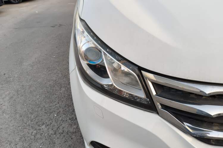 Used SAIC MAXUS G10 2018 PLUS 2.0T Automatic Flagship Edition Right Front Headlight