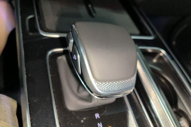 Used Hongqi HS5 2023 2.0T Qixiang Pro Edition Gear Lever