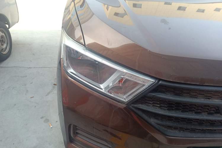 Used Wuling Hongguang 2019 1.5L S Basic Version China VI Standard LAR Right Front Headlight