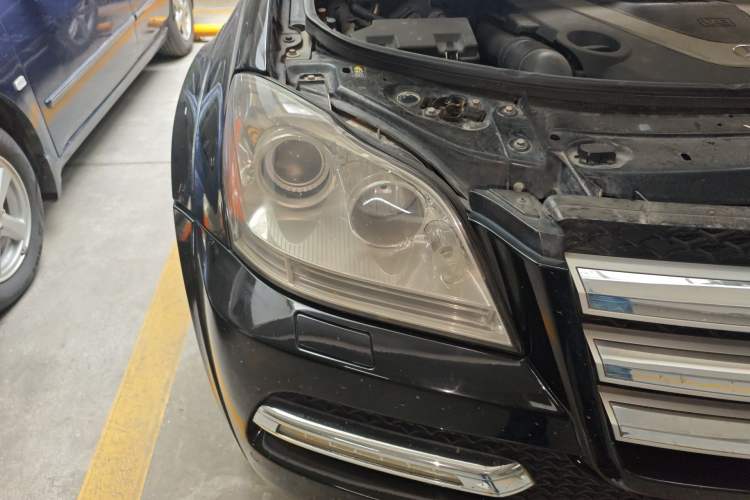 Used Mercedes-Benz GL-Class  Right Front Headlight