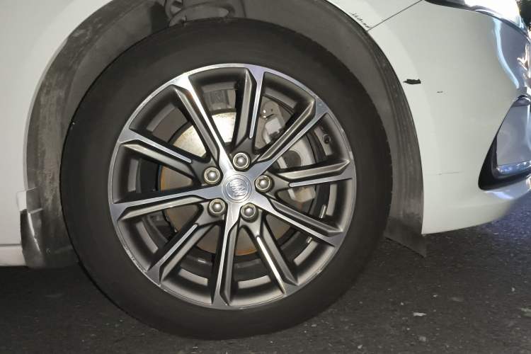 Used Buick LaCrosse 2019 28T Prestige Model
