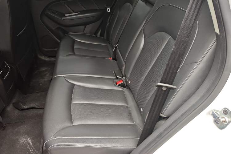 Used Roewe RX5 New Energy 2017 eRX5 50T Hybrid Connected Prestige Flagship Edition
