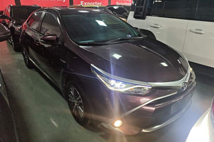 Used Toyota Levin 2016 Dual-Engine 1.8H GS E-CVT Elite Model with Sunroof Front Right 45 Deg