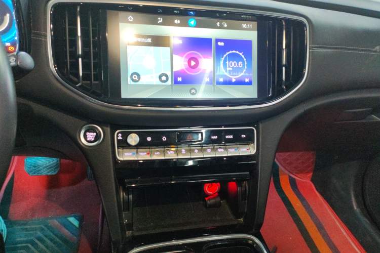 Used GAC Trumpchi GS8 2020 390T Two-Wheel Drive Luxury Smart Connectivity Version (7 Seats) Audio And AC Panel