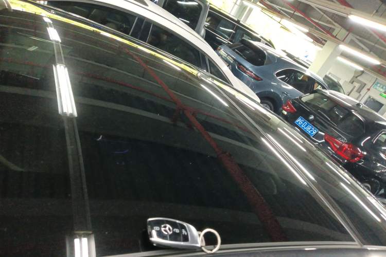 Used Mercedes-Benz E-Class 2020 E 300 L Sporty and Stylish Model Roof