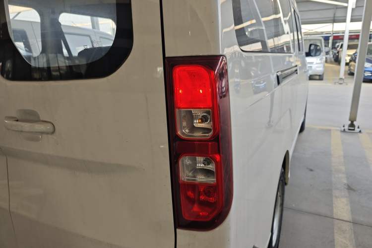 Used Wuling Yangguang 2025 Model 400km Bus Edition—Comfort Edition