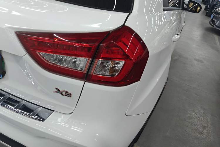 Used Geely Auto Vision X3 2017 1.5L Automatic Luxury Model Right Rear Taillight