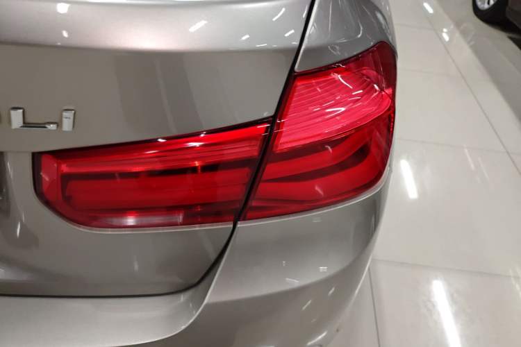 Used BMW 3 Series 2018 320Li Fashion Model Right Rear Taillight