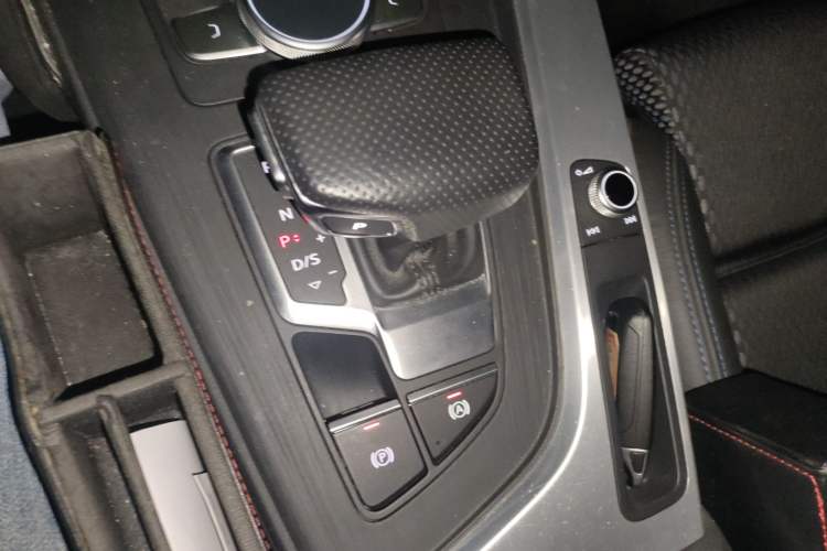 Used Audi A4L 2018 30th Anniversary Edition 40 TFSI Sport Edition