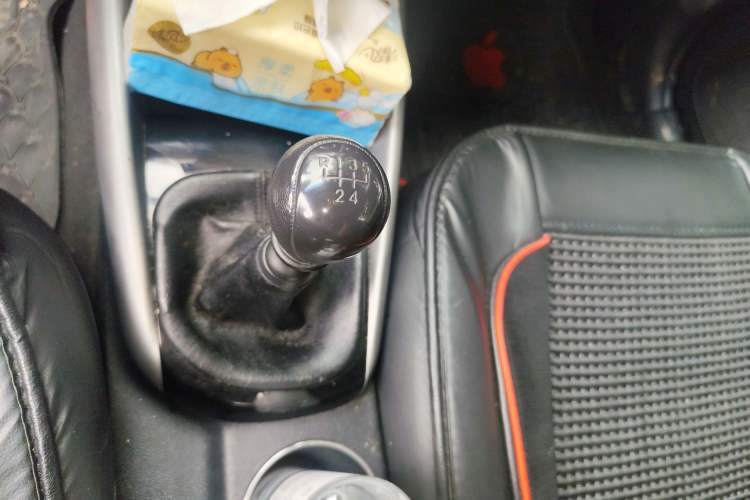 Used Kia Forte 2014 1.6L MT GLS Gear Lever