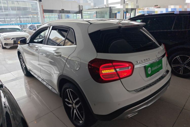 Used Mercedes-Benz GLA 2015 GLA 220 4MATIC Fashion Model
