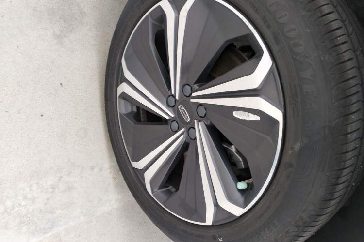 Used Geely Auto Monjaro L 2022 1.5T Leishen Hi·F Plug-in Hybrid Super Xun Right Front Wheel Hub
