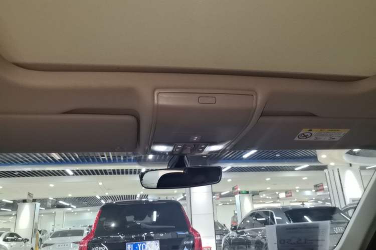 Used Volkswagen Tiguan L 2024 Outstanding Model 330TSI Automatic Two-Wheel Drive R-Line Dragon Glory Edition