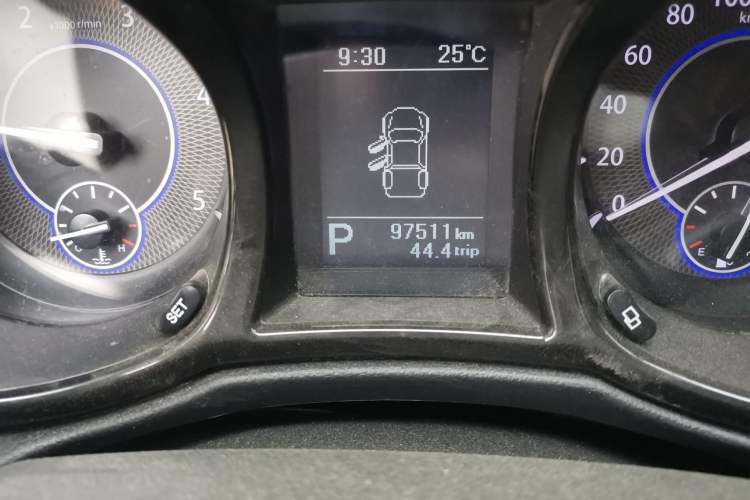 Used JMC Yuhu 5 2019 2.0T Classic Edition Diesel Automatic 2WD LX Long Wheelbase JX4D24A5L