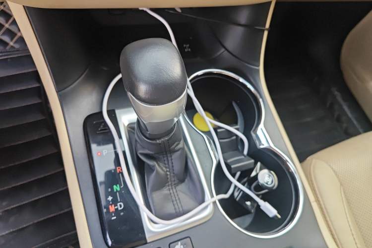 Used Toyota Highlander 2018 2.0T Four-Wheel Drive Luxury Edition 7 Seats China V Emission Standard
