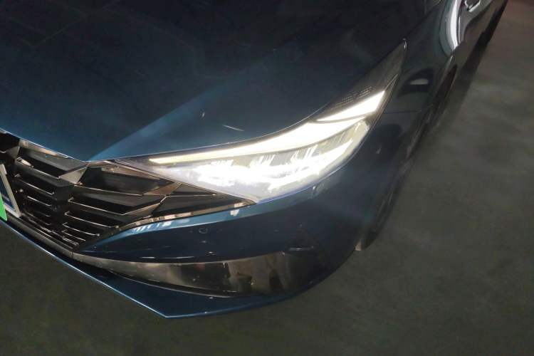 Used Hyundai Elantra 2021 1.5L CVT GLX Elite Edition Left Front Headlight