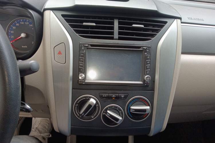 Used Venucia R50 2016 1.6L Manual Elite Edition
