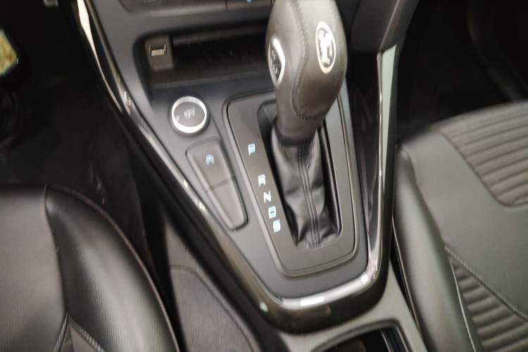 Used Ford Focus 2020 Hatchback Classic 1.5L Automatic Trendy Model Gear Lever