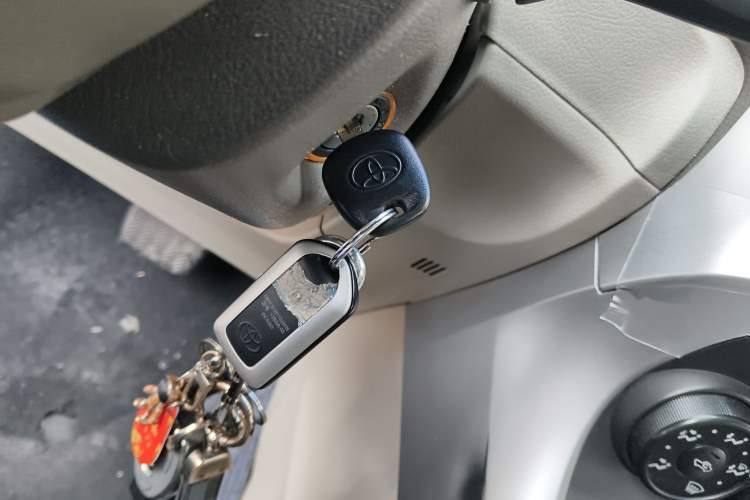 Used Toyota Verso 2014 Starlight 180E CVT Elite Edition