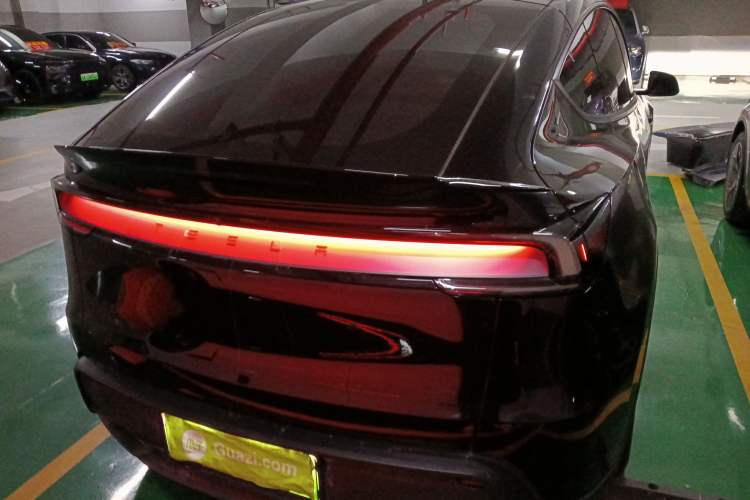 Used Tesla Model Y L 2025 Model Long-Range All-Wheel-Drive Version Rear