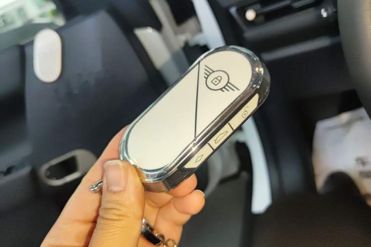 Used MINI Electric COOPER 2024 456km COOPER E Classic Edition