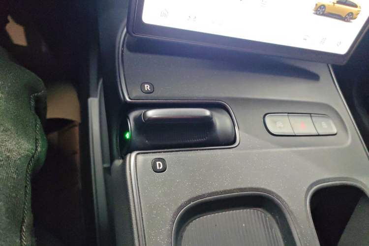 Used Nio ET5T 2024 75kWh Touring Gear Lever