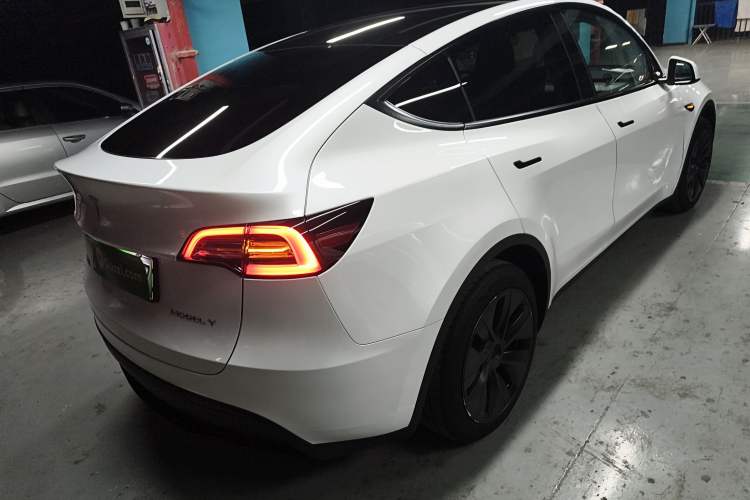 Used Tesla Model Y 2024 Rear-Wheel-Drive Version
