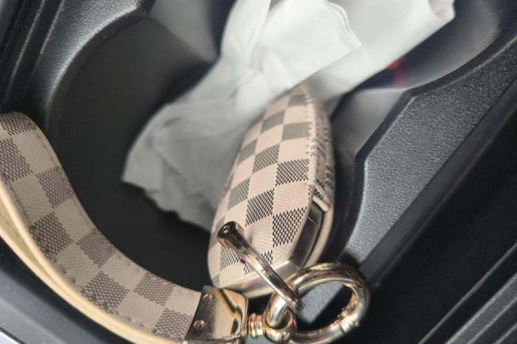 Used BYD Tang 2018 2.0T Automatic SmartConnect Prestige 7-Seater China V Standard
