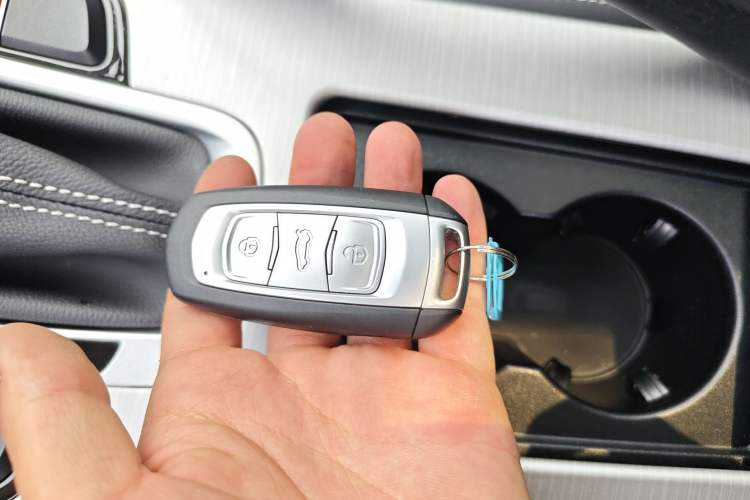 Used Geely Auto Emgrand X7 Sport 2018 1.8TD Automatic Two-Wheel Drive Smart Connect 4G Internet Edition