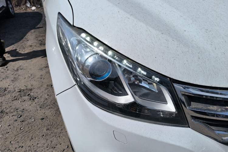 Used SAIC MAXUS G10 2016 2.0T Automatic Luxury Executive Edition
