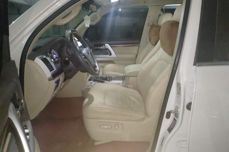 Used Toyota Land Cruiser 

