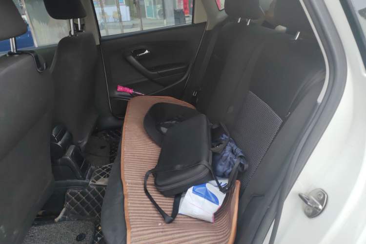 Used Volkswagen Polo 2013 1.6L Manual Comfort Edition
