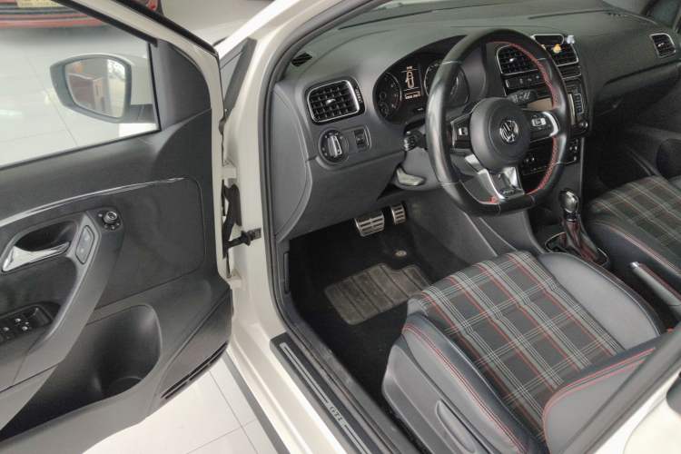 Used Volkswagen Polo 2015 1.4TSI GTI
