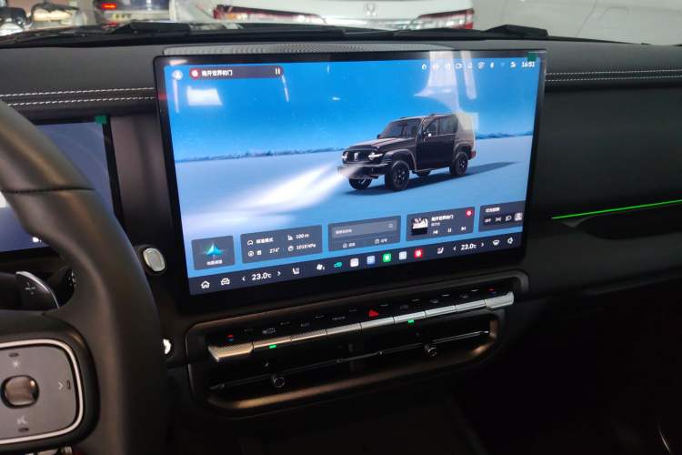 Used Tank 300 2025 2.0T Challenger
