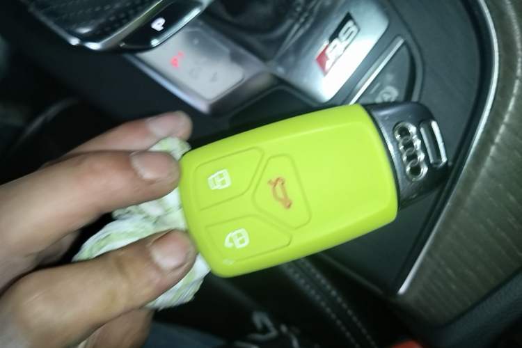 Used Audi A4L 2018 30th Anniversary Edition 40 TFSI Trendy Model Vehicle Key