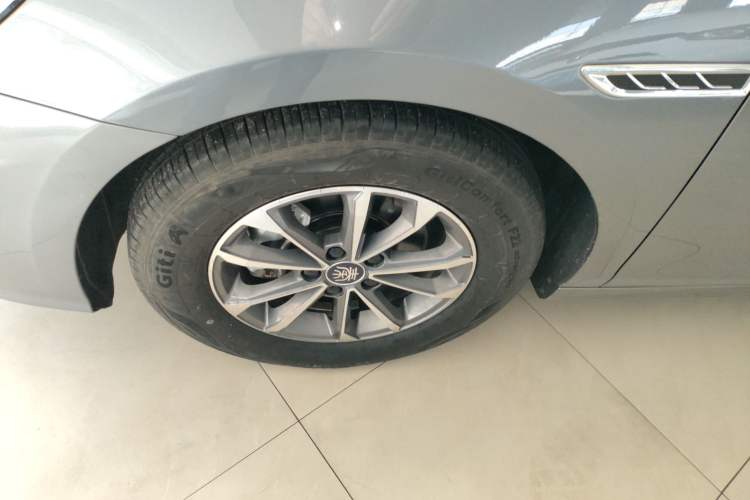 Used BYD Qin PLUS 2024 HONOR Edition DM-i 55KM Leading Model
