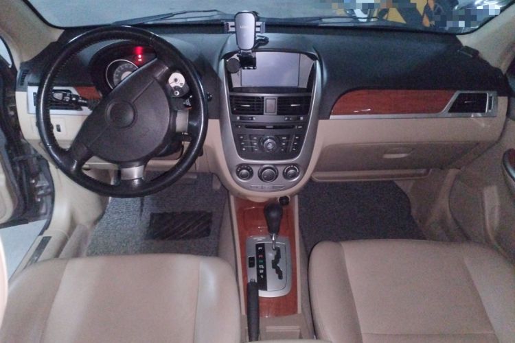 Used Buick Excelle 2011 1.6 LE-AT Center Console