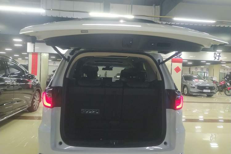 Used Honda Elysion 2022 2.0L eHEV Luxury Edition
