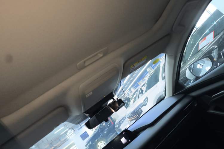 Used Mazda 3 Axela 2020 1.5L Automatic Luxury Version Headliner