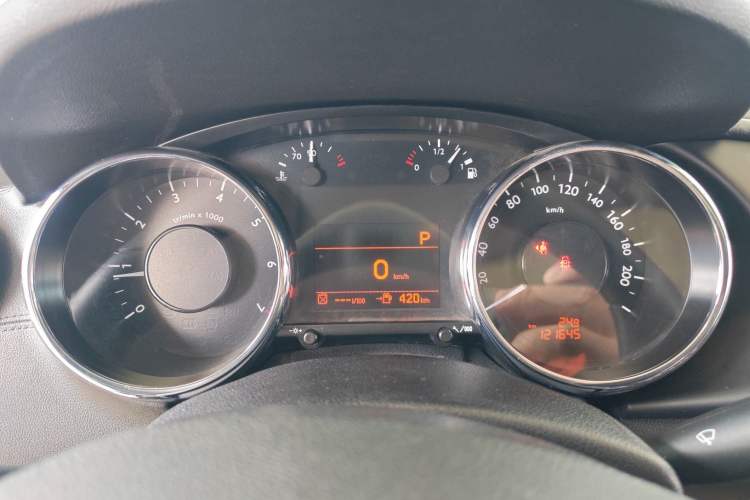 Used Peugeot 3008 2015 1.6THP Automatic Classic Edition Instrument Cluster
