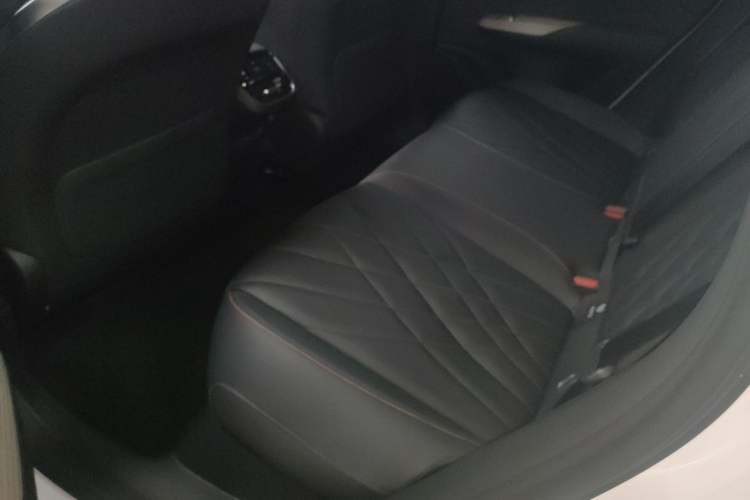 Used Deepal S07 2023 200Max Range-Extended Version
