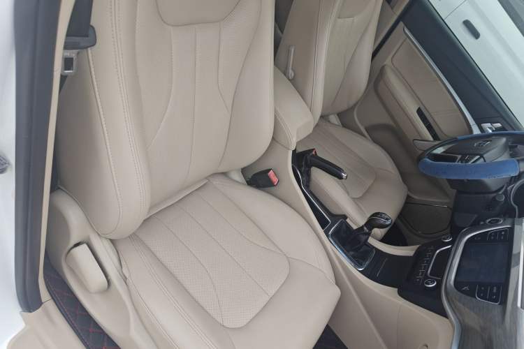 Used Geely Auto Emgrand 2017 Sedan Million Edition 1.5L Manual Luxury Model