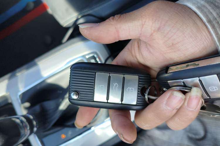 Used Roewe RX5 New Energy 2017 eRX5 50T Hybrid Connected Prestige Flagship Edition Vehicle Key