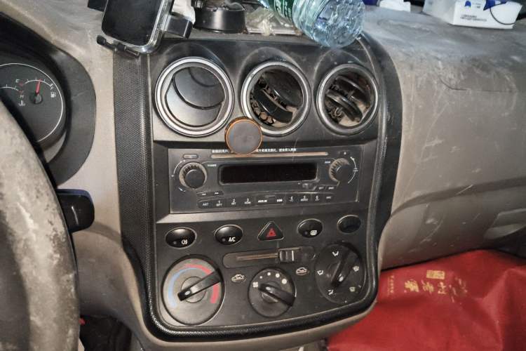 Used Wuling Hongguang 2010 1.2L Standard Version China IV Audio And AC Panel