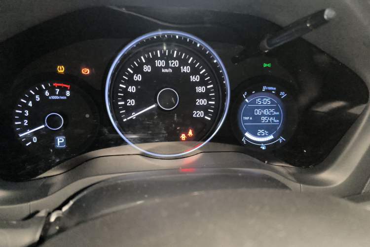 Used Honda Vezel 2022 1.5L CVT Phantom Night Pioneer Edition Odometer Close Up