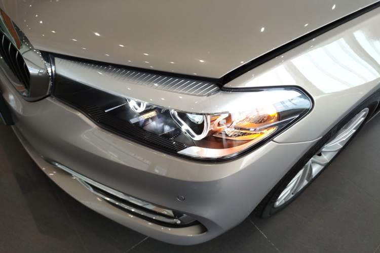 Used BMW 5 Series 2018 530Li Leading Edition Luxury Package
