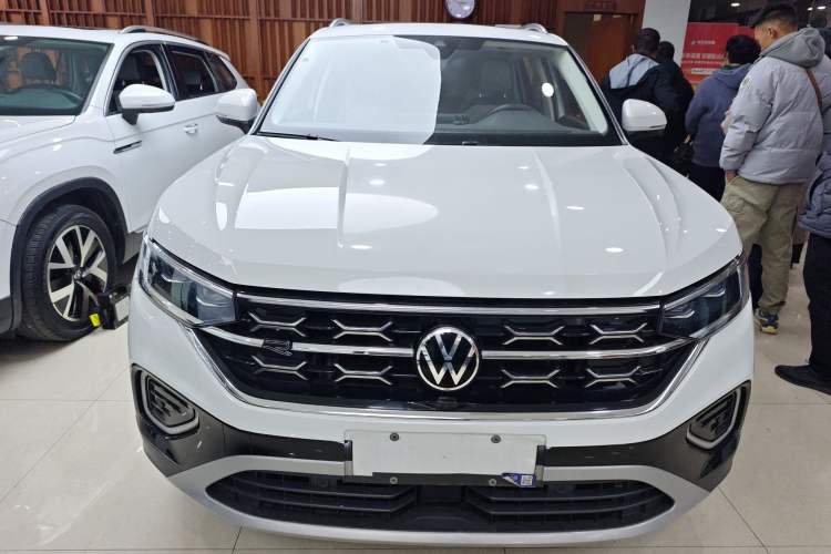 Used Volkswagen Tayron 2023 300TSI Two-Wheel-Drive Luxury Plus Advanced Edition
