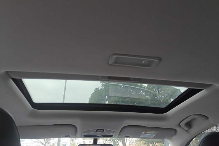 Used Geely Auto Emgrand 2023 4th Generation Champion Edition 1.5L CVT Prestige Model
