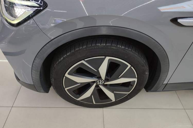 Used Volkswagen ID.4 CROZZ 2021 Long-Range PRO Two-Wheel Drive Version
